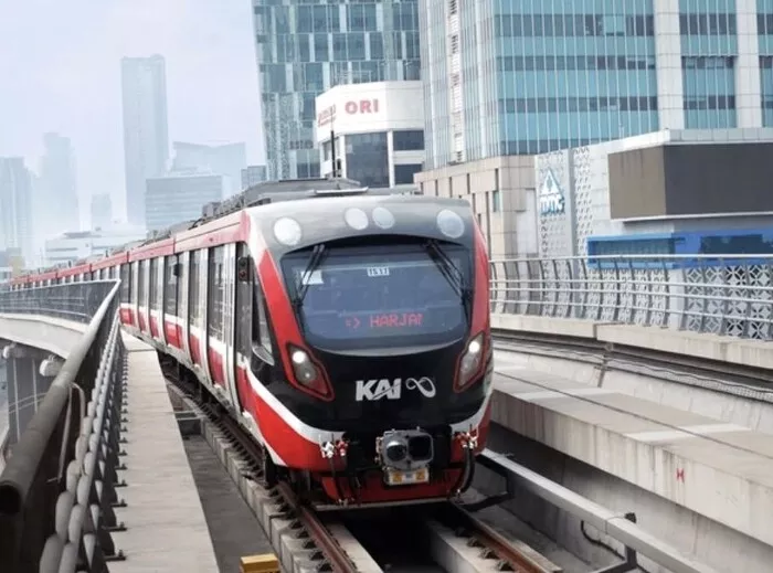 Kecepatan Perbedaan KRL MRT dan LRT Blog GoPay