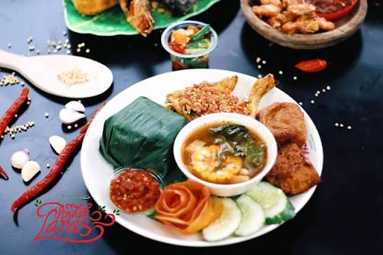Rumah Makan Lesehan Pondok Laras