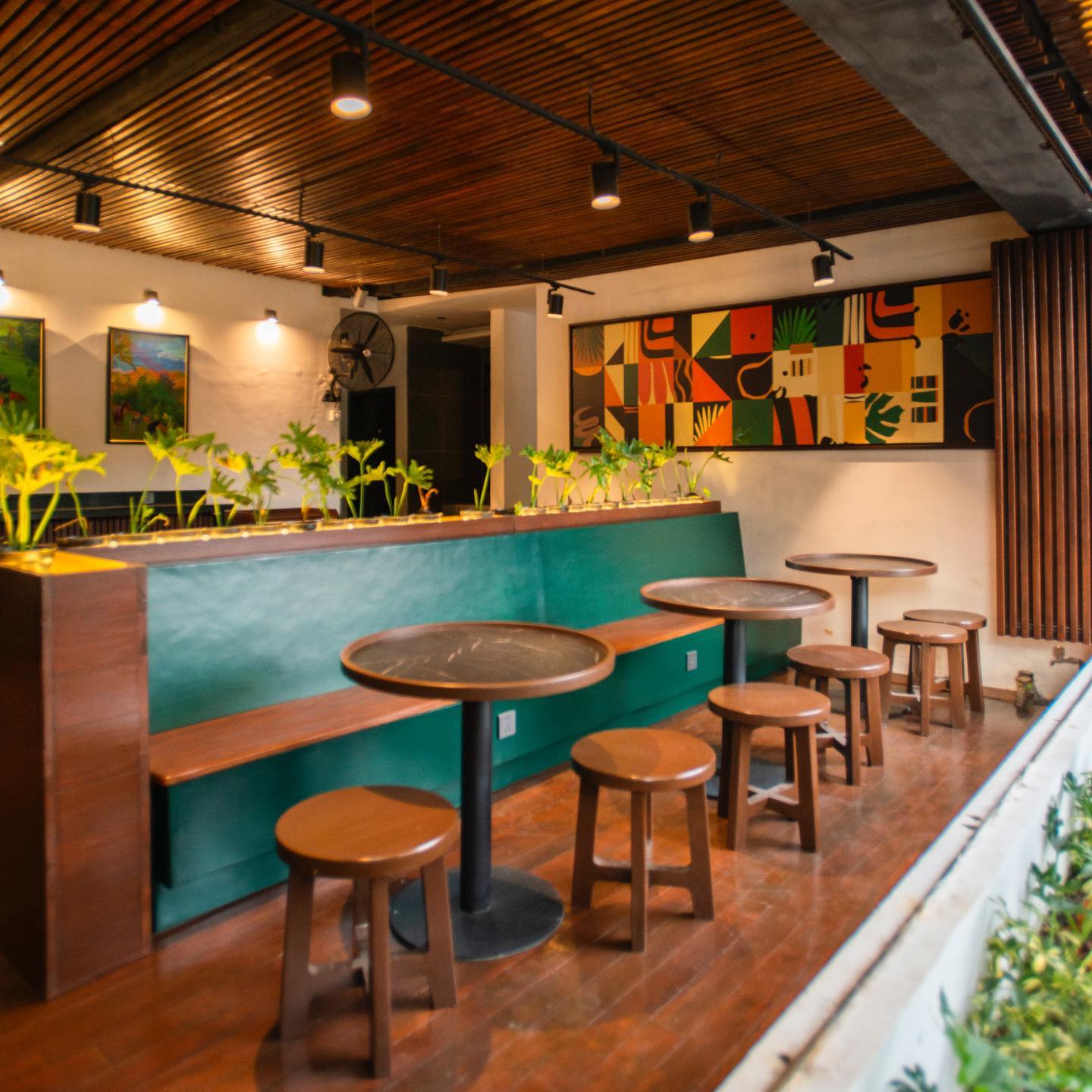 Fifteenth Cafe by Mark Design