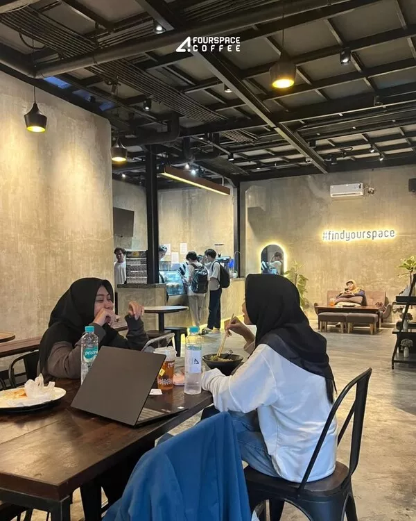 Fourspace Coffee Tempat Ngopi Surabaya Blog GoPay