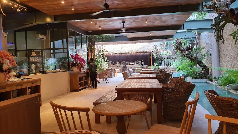 Umanari Cafe & Resto