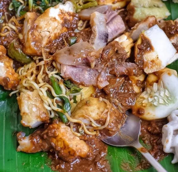 Rujak Cingur Joko Dolog Kuliner Legendaris Surabaya Blog GoPay