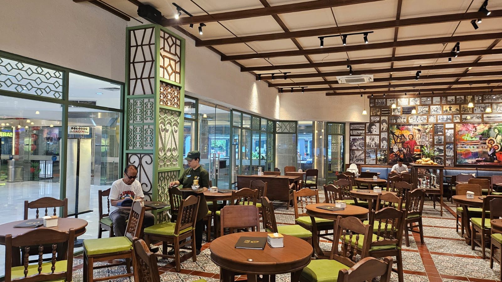 Dong Khoi Cafe Bidakara 