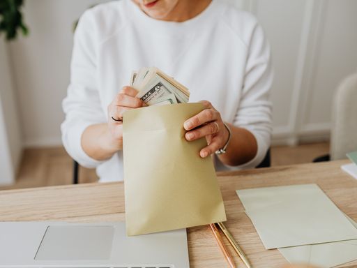 Pisahkan rekening belanja kebutuhan dan tabungan