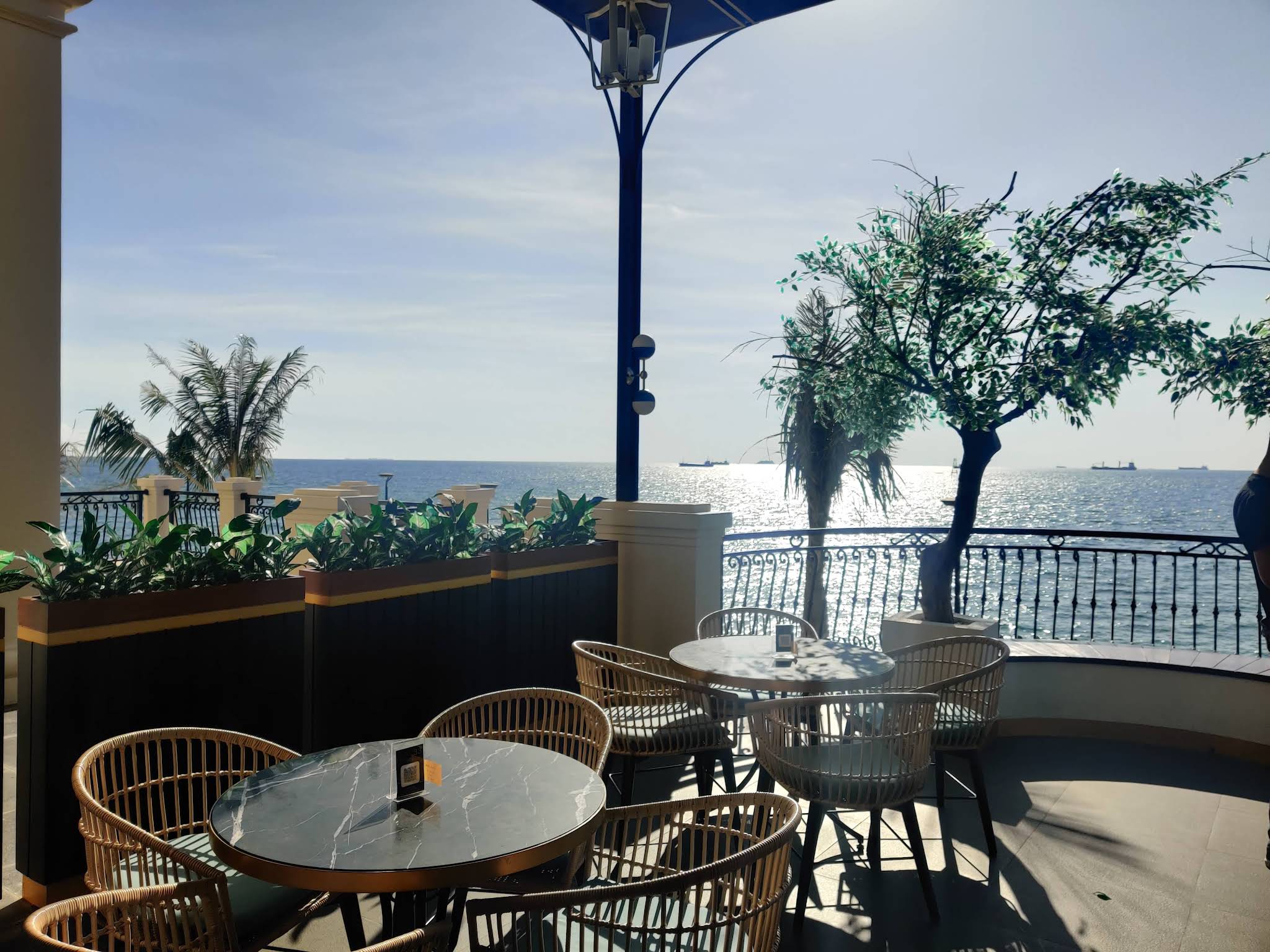 The Icon Beach Lounge & Cafe