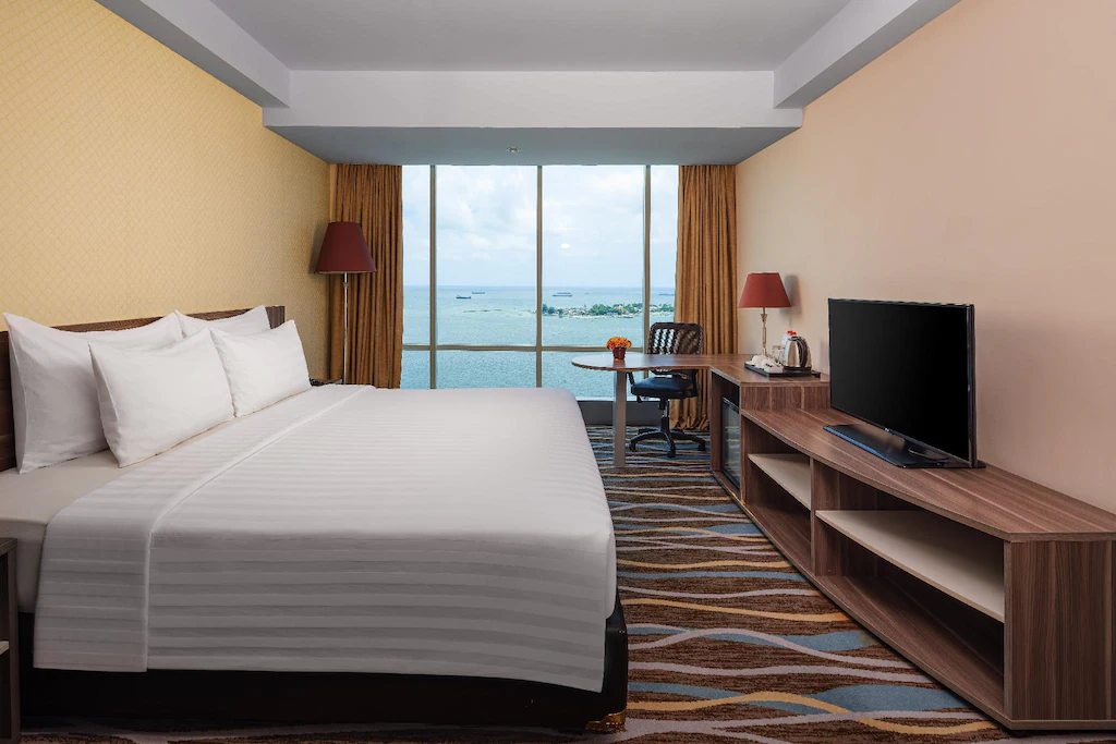Swiss-Belhotel Waterfront